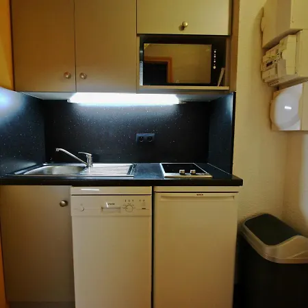 Appartement Studio Chamrousse, 1 pièce, 4 personnes - FR-1-340-221